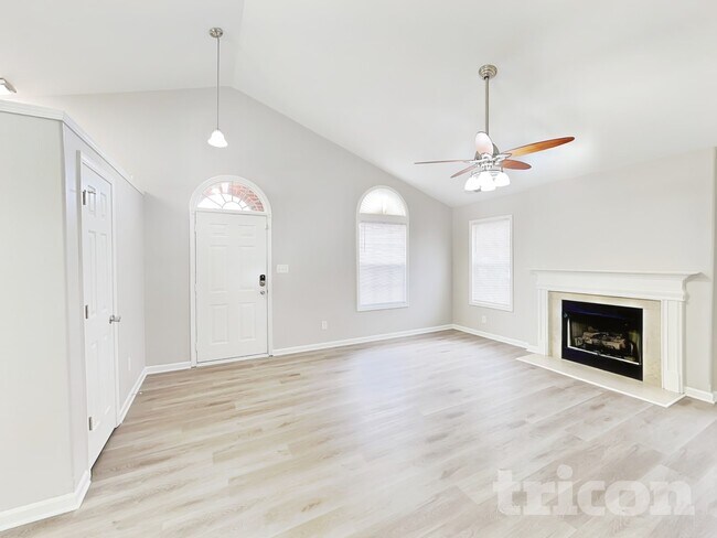 Building Photo - 212 Brookstone Dr