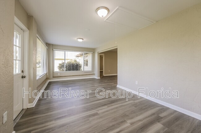 Foto del edificio - 26060 Salonika Ln