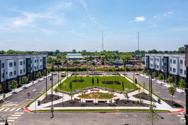 Court Yard - Somerset Square