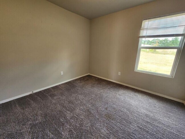 Building Photo - 1072 Huntington Dr