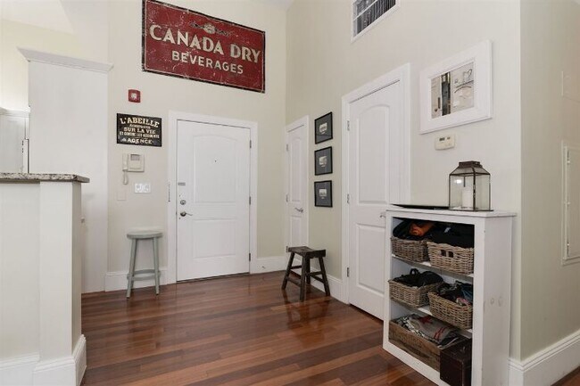 Foto del edificio - 185 Webster Ave