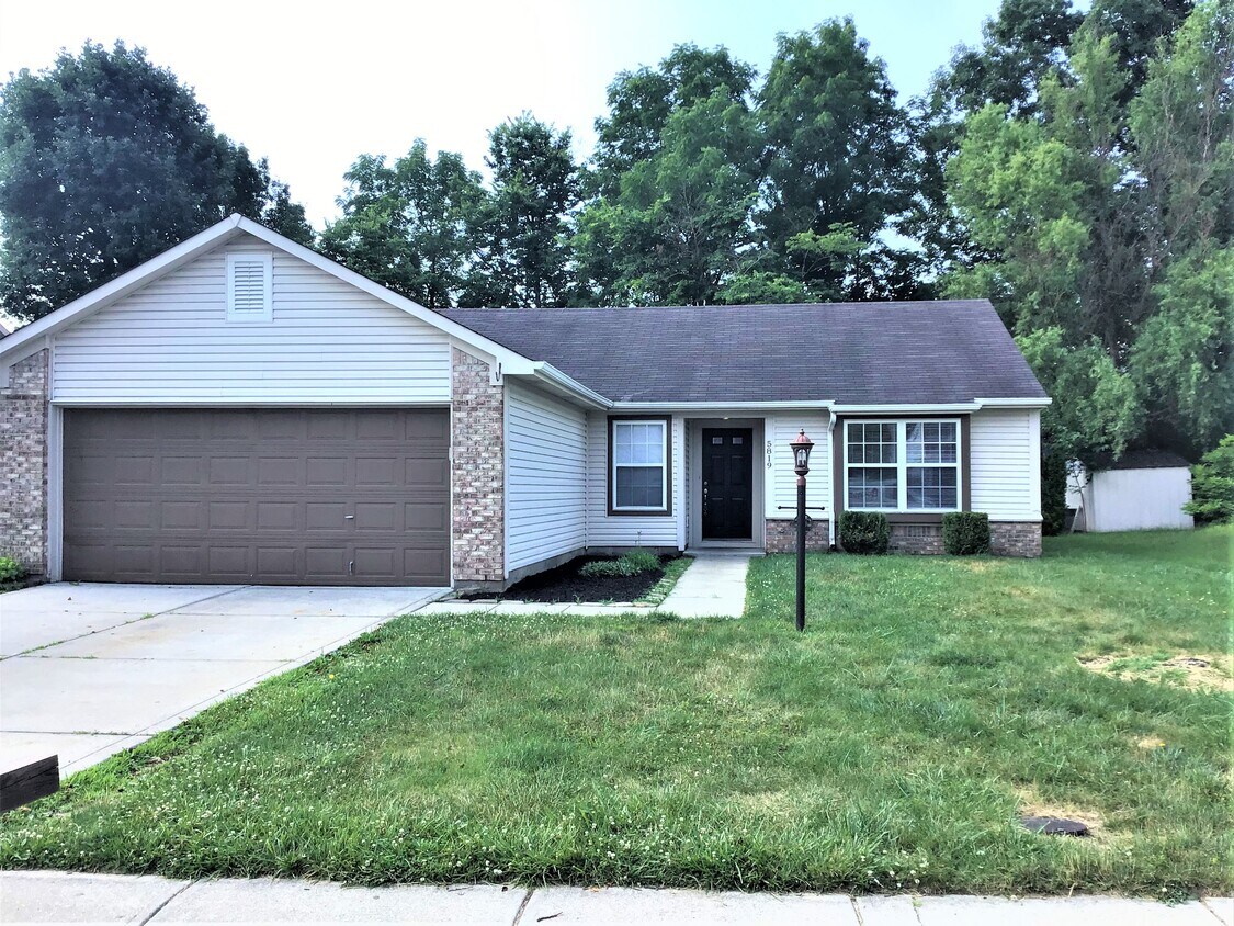 Foto principal - 5819 Woodcote Drive