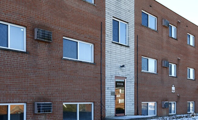 Foto del edificio - 2618 Chesterfield Ct