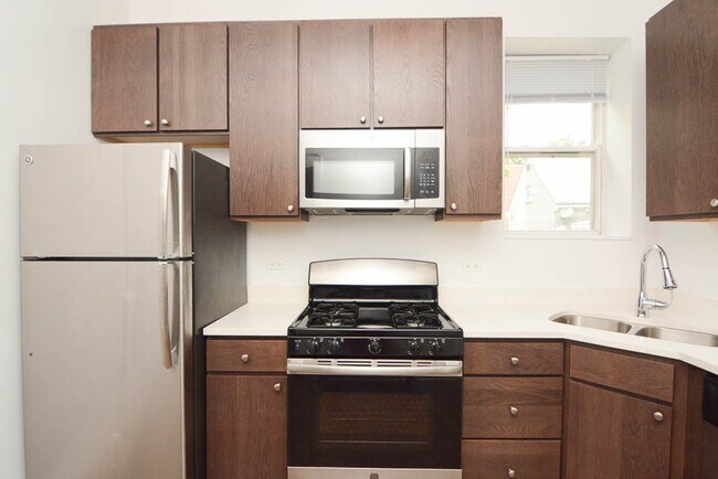 Foto del edificio - 2814 N Troy St