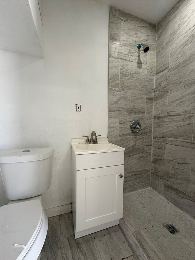 Foto del edificio - 6610 FM1765