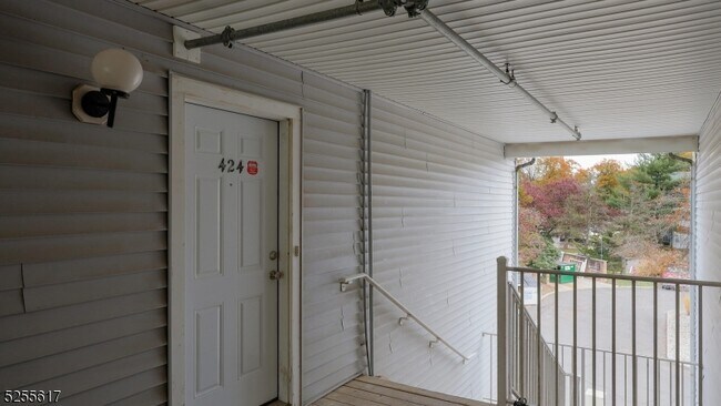 Building Photo - 424 Stratford Pl