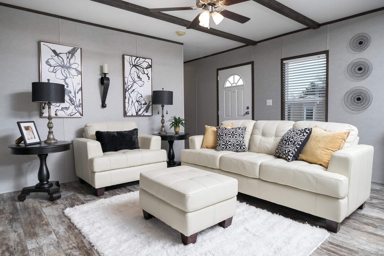 Foto principal - 1800 N Live Oak St