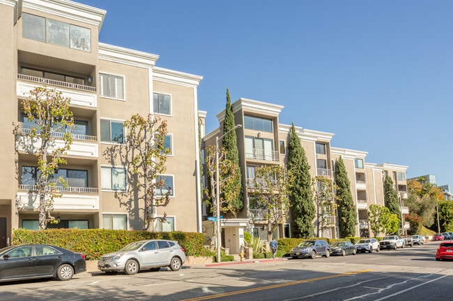 Building Photo - 8455 Fountain Ave