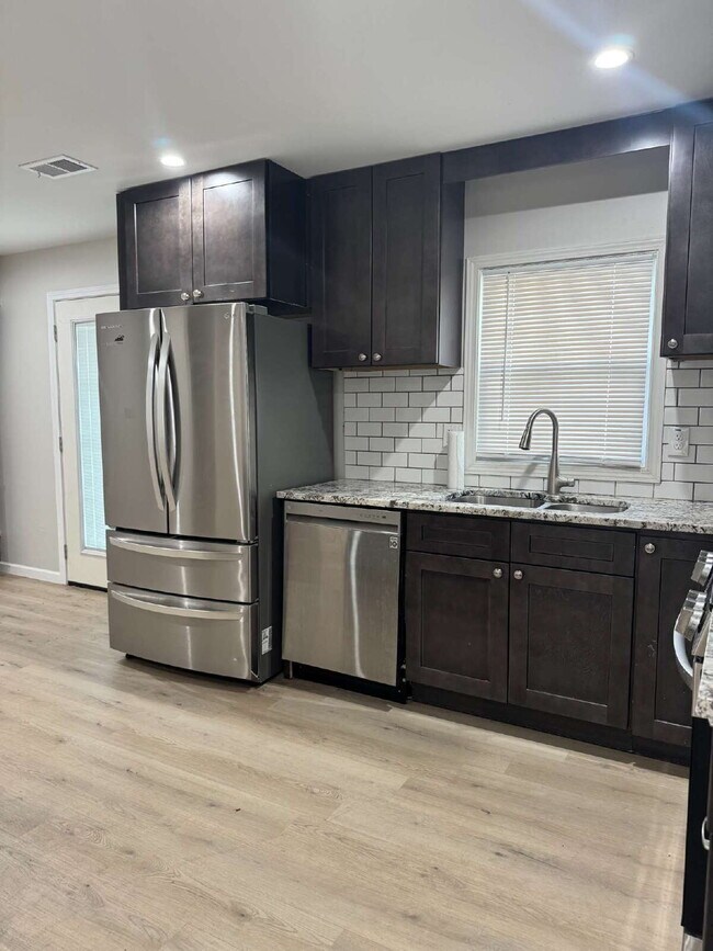 Foto del edificio - Recently Renovated Home Near Downtown Gillsville