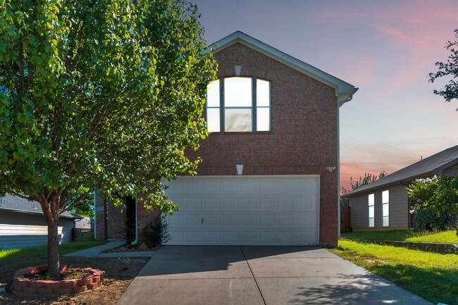 Building Photo - 1946 Courtside Dr