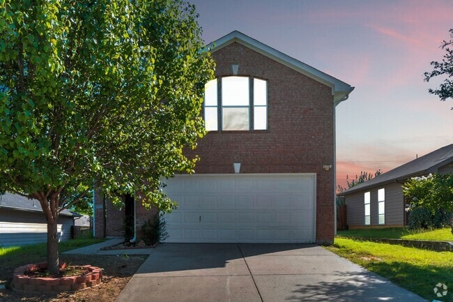 Building Photo - 1946 Courtside Dr
