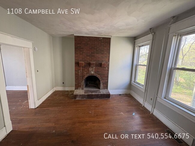 Building Photo - 1108 Campbell Ave SW