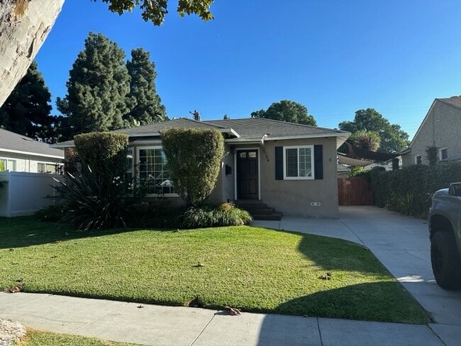 Photo - Lakewood living House