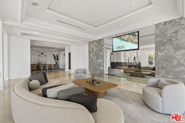 Building Photo - 360 Trousdale Pl