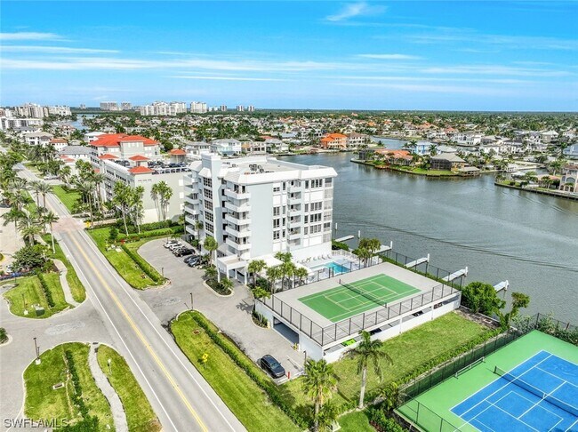 Foto del edificio - 9790 Gulf Shore Dr