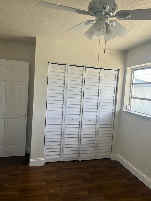 LARGE NEWLY RENOVATED 2 BEDROOM APARTMENTS - LARGE NEWLY RENOVATED 2 BEDROOM APARTMENTS