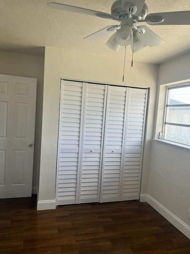 LARGE NEWLY RENOVATED 2 BEDROOM APARTMENTS - LARGE NEWLY RENOVATED 2 BEDROOM APARTMENTS