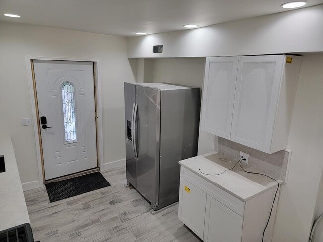 Building Photo - 474 Dayton St