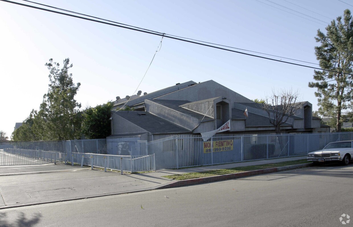 Building Photo - Osborne Gardens Apartments