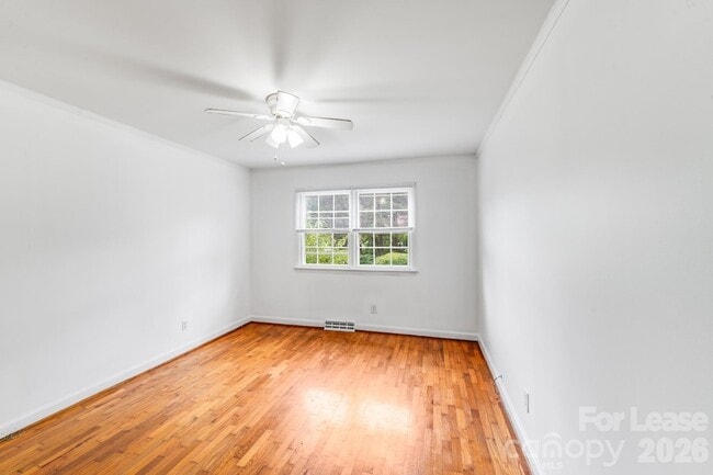 Foto del edificio - 405 W Harvie Ave