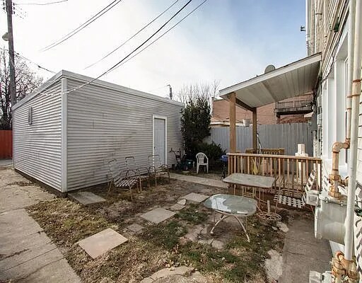 Foto del edificio - 6345 W Montrose Ave