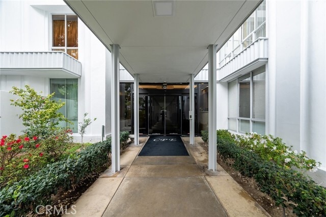 Building Photo - 2160 W Century Dr