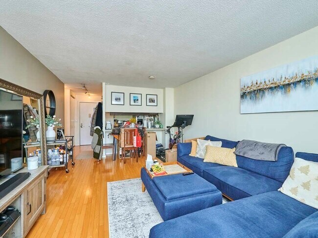 Building Photo - 151 Tremont St