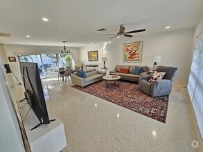 Building Photo - 406 Venetian Dr