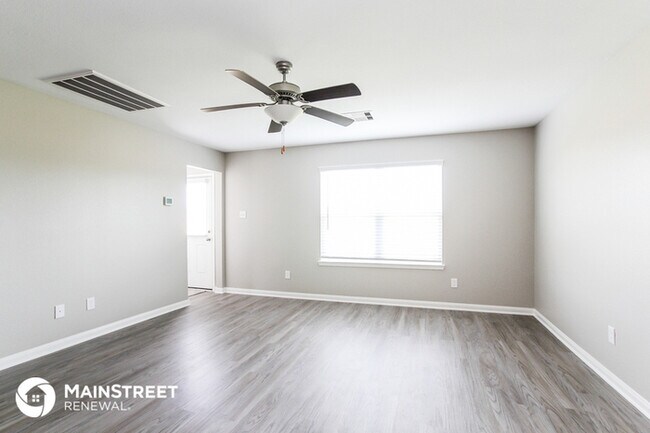 Foto del edificio - 25213 Dickens Dr