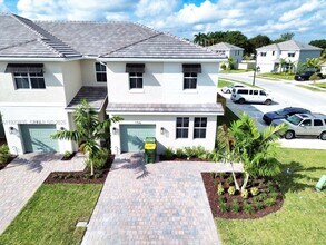 Building Photo - 196 NE 13th Ave