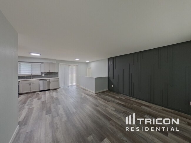 Building Photo - 2200 S Mobile Way