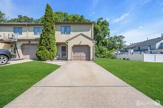 Building Photo - 152 Redpine Loop
