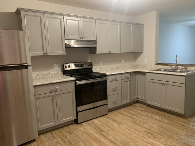 Building Photo - 122 Harris St