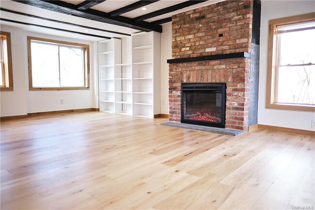 Building Photo - 147 Spring Valley St