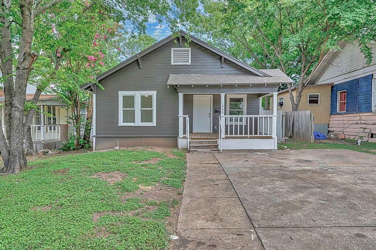 Foto principal - Newly Renovated 3 Bed, 2 Bath Home in Waco