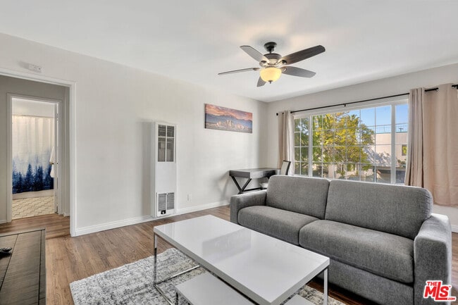 Foto del edificio - 932 Wilcox Ave