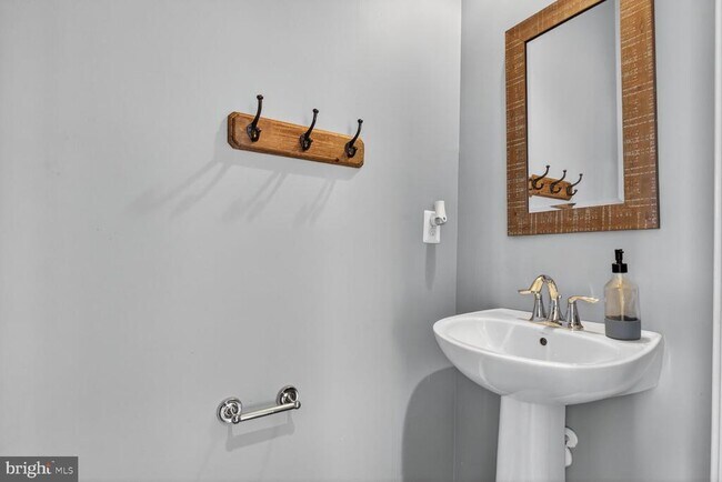 Foto del edificio - 7714 sentry Terrace