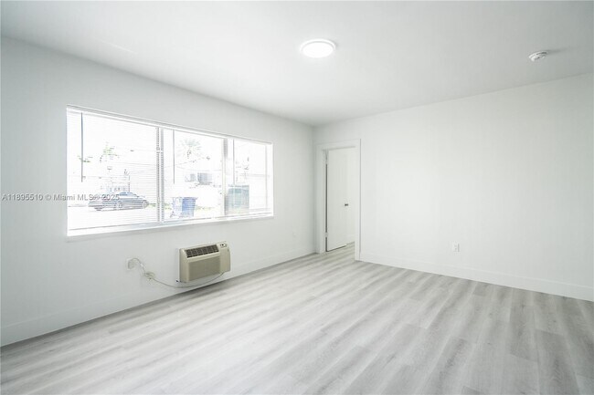 Building Photo - 7315 Harding Ave