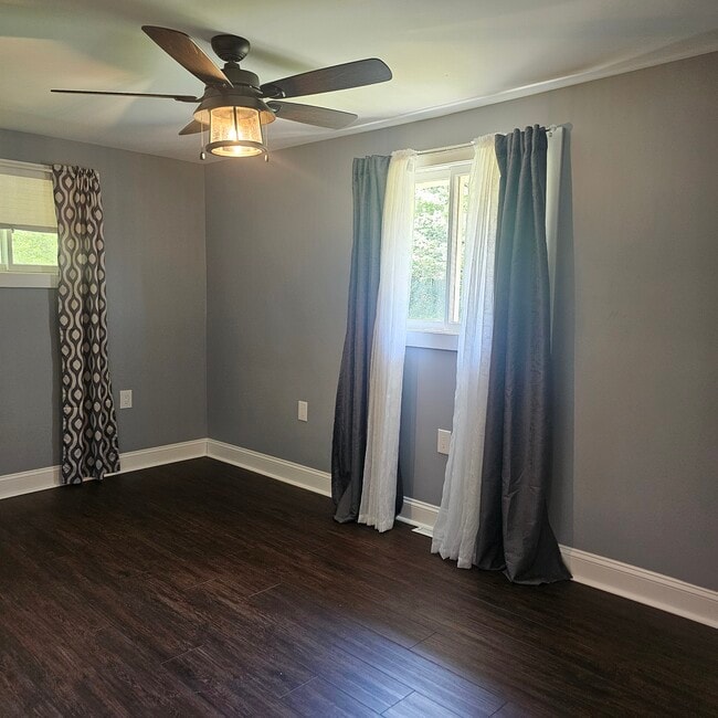 Foto del edificio - 4430 Emmons Rd