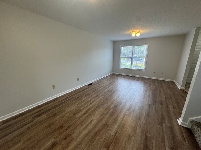 Building Photo - 1058 Oriole Ln