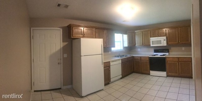 Building Photo - 2 br, 1 bath Apartment - 804 ADA ST