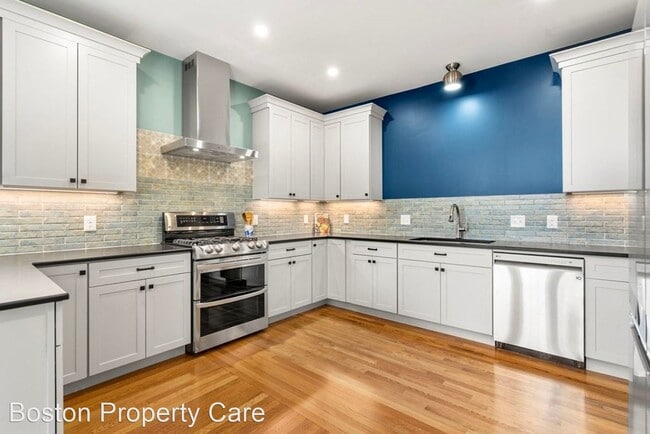 Building Photo - 4 br, 2 bath House - 132 Sewall Ave #C