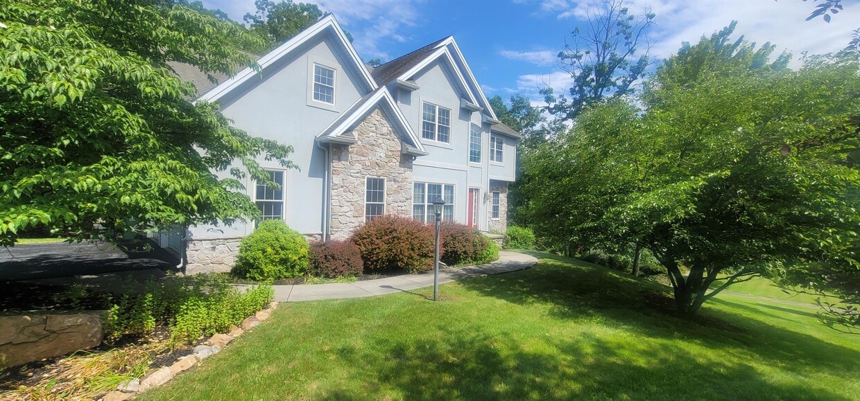 4709 Buck Run Ln, Harrisburg, PA 17110 House Rental in Harrisburg, PA