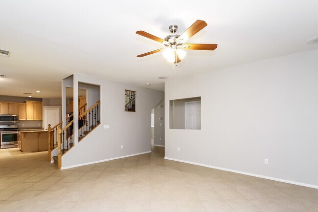 Building Photo - 472 Crocus Hill St