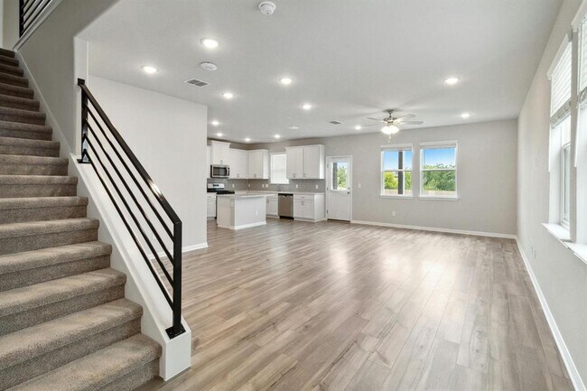 Foto del edificio - 6158 Marsh Ln