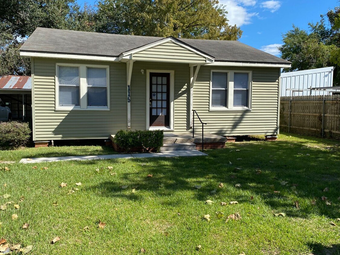 Foto principal - 115 Woodrow St