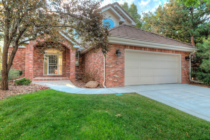Foto principal - 6500 W Mansfield Ave