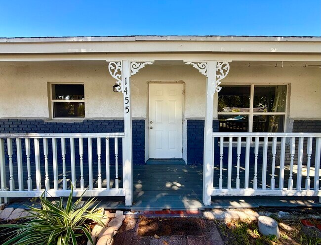 Building Photo - 1455 NE Silver Maple Way