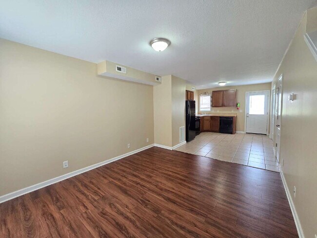 Building Photo - 805A OAK ARBOR CT CLARKSVILLE, TN 37040