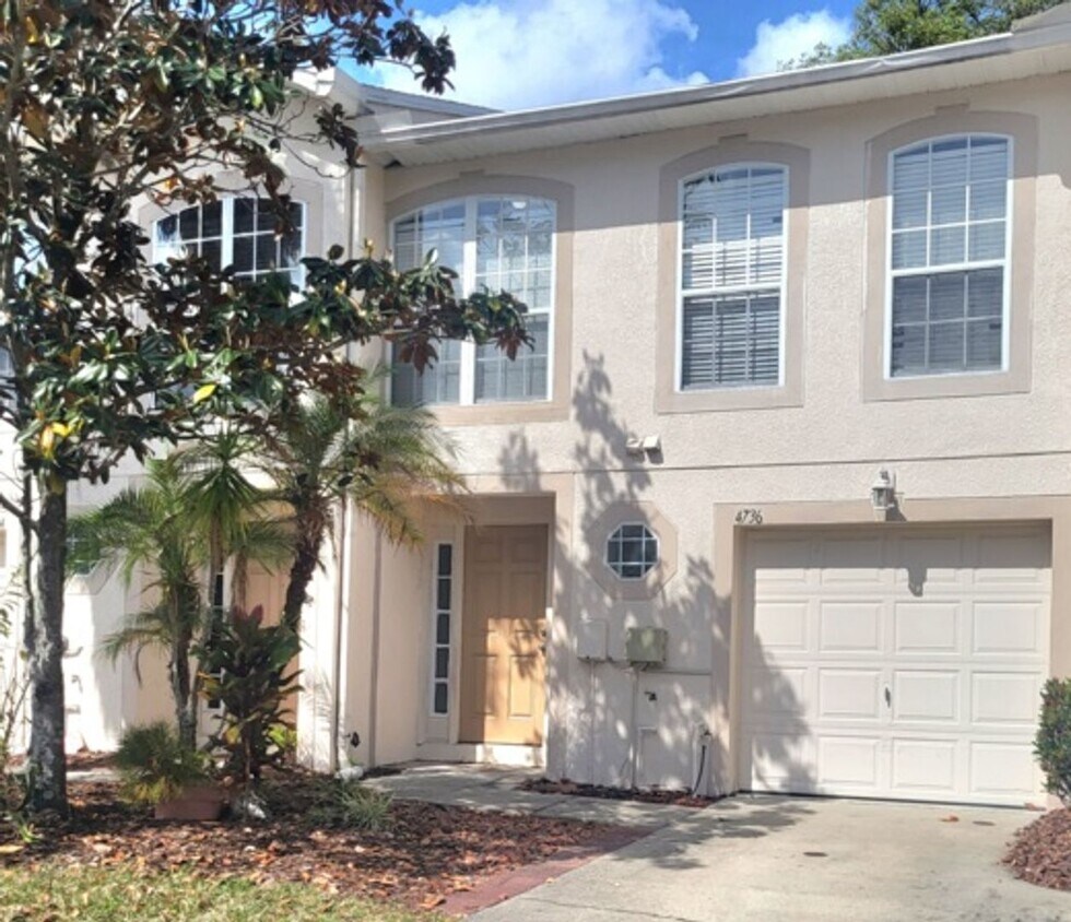 Primary Photo - Well laid out 3 BDR /2.5 BTH Townhome with...